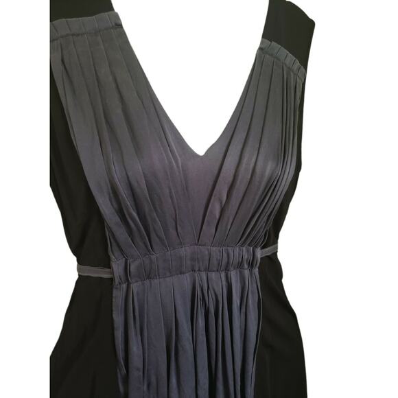 BCBG Maxazria Silk Sleeveless Vneck Pleated Belted Blouse Top Sz S - Picture 2 of 8